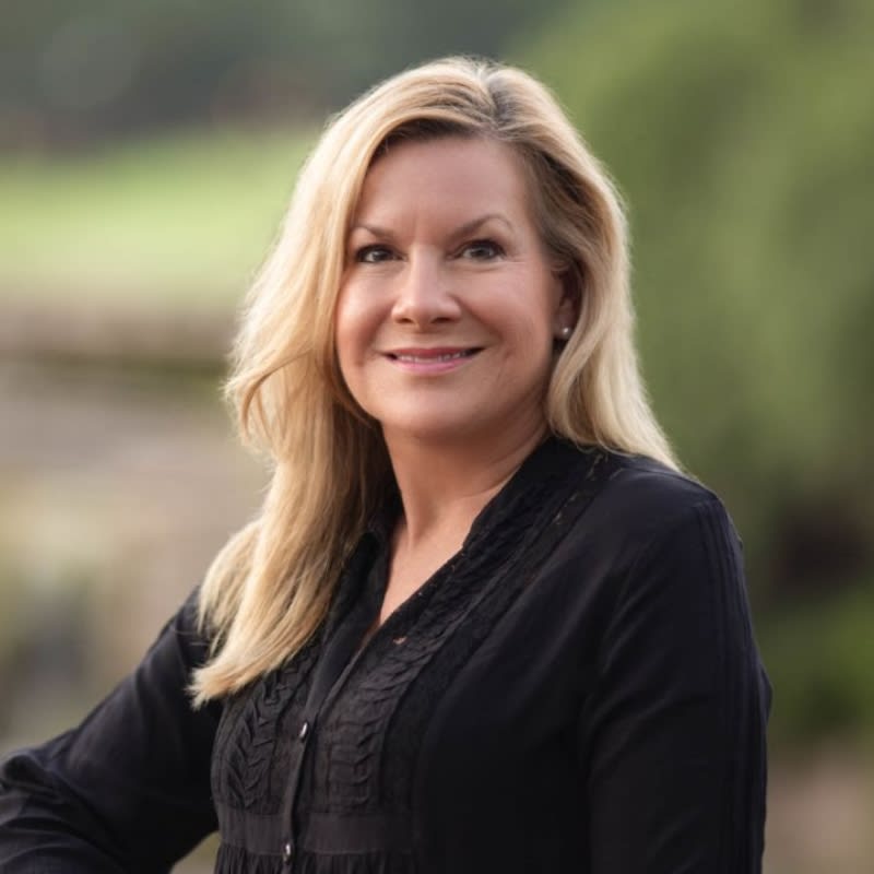 Leah Santry, Realtor
