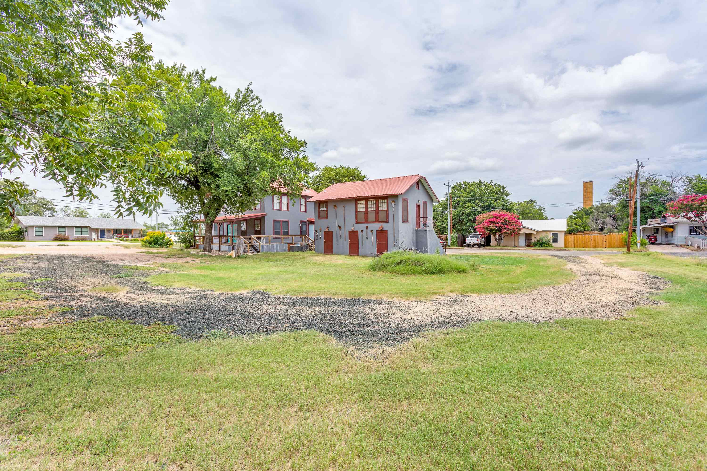 1600 Ford Street, Llano, TX 78643