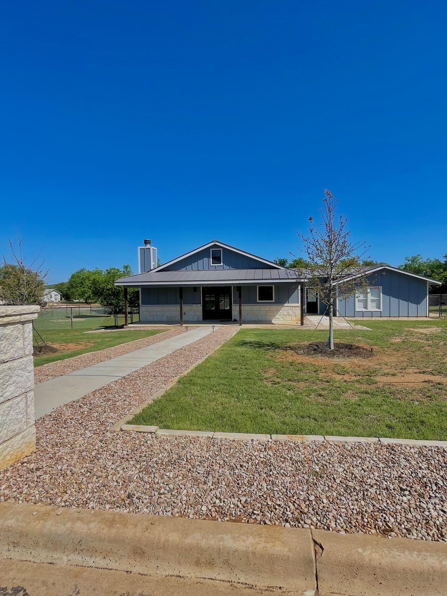 603 E Ellis Street, Llano, TX 78643