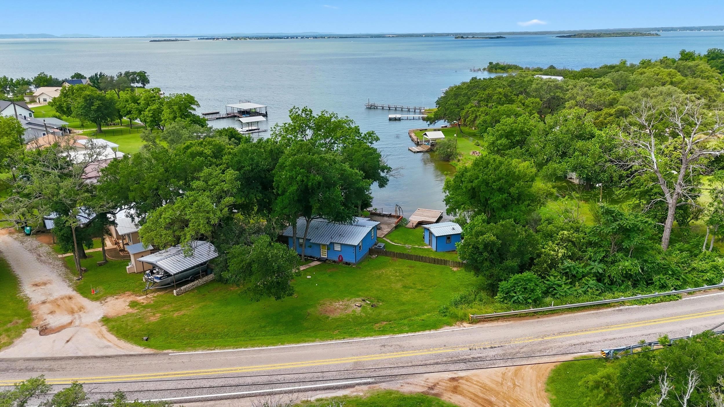 711 Lakewood Dr., Burnet, TX 78611