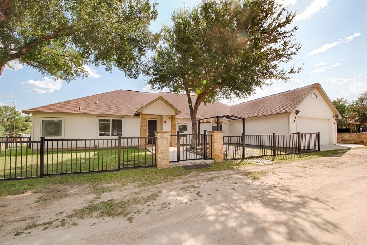 1026 Kingswell Drive, Granite Shoals, TX 78654