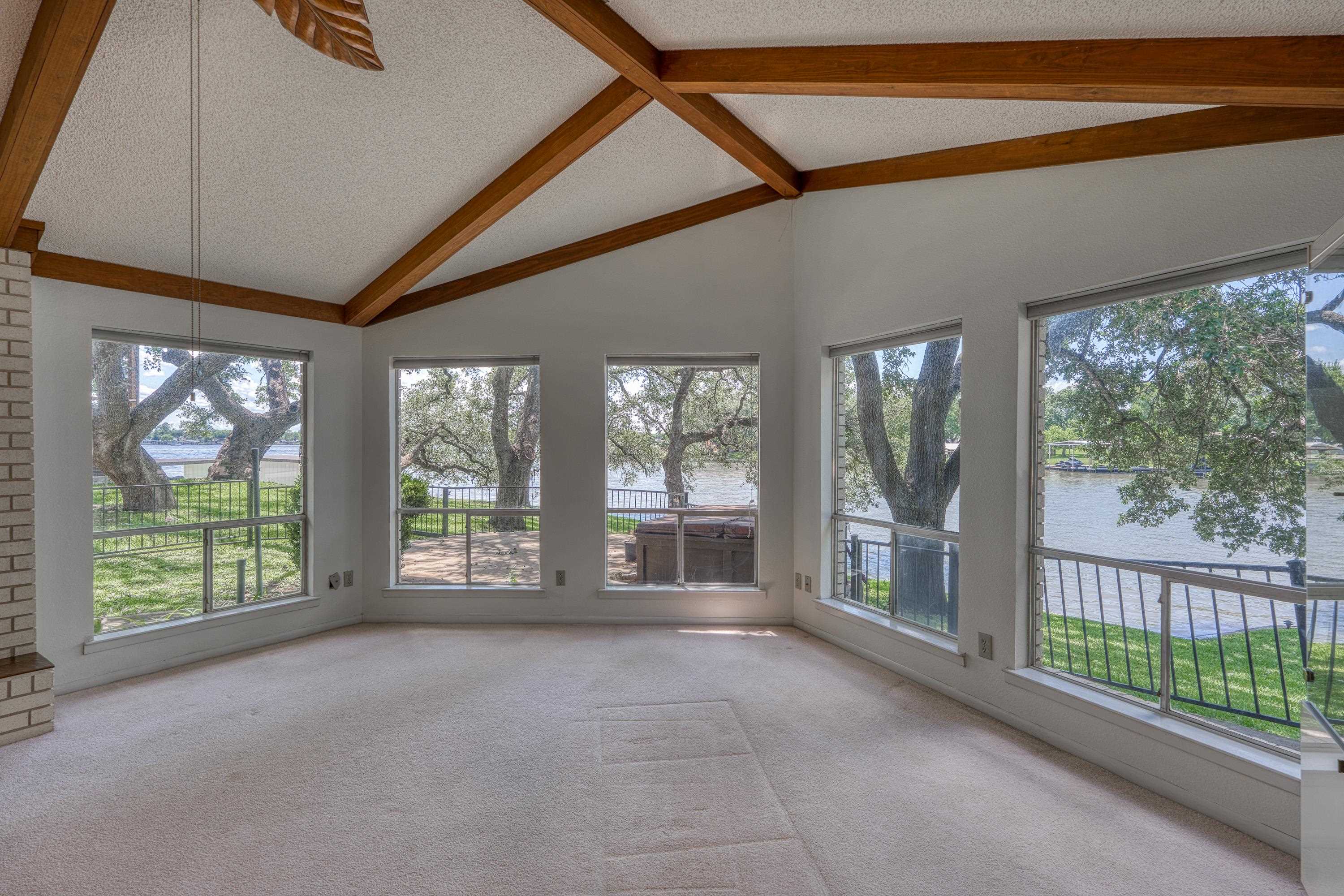104 Bluebird Lane, Highland Haven, TX 78654