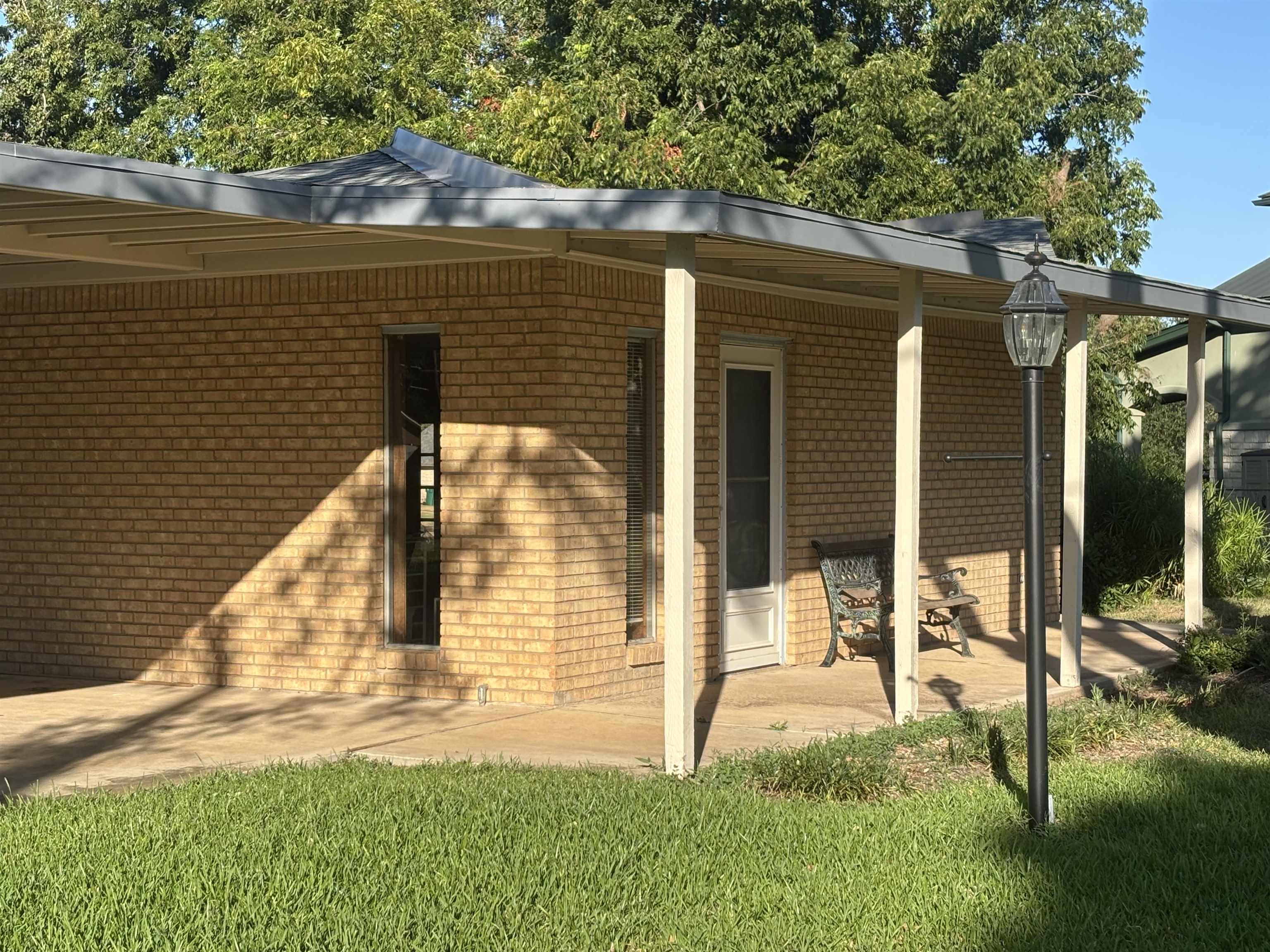112 E Heron Drive, Highland Haven, TX 78654