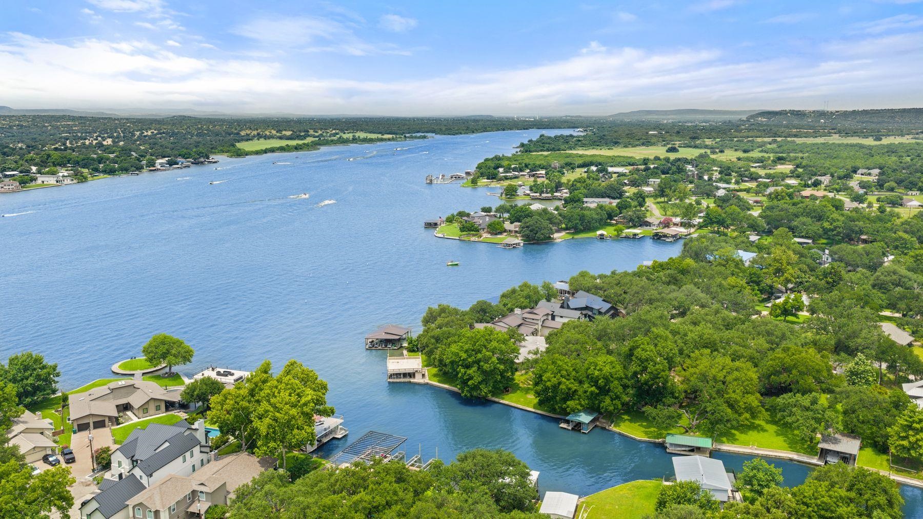 218 Bluebird Circle, Highland Haven, TX 78654