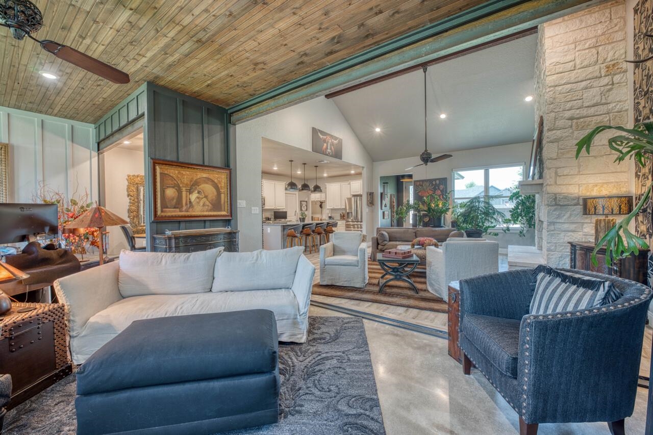 108 Lakecliff Drive, Kingsland, TX 78639
