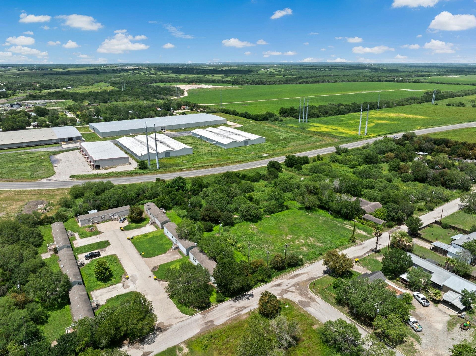 417 E Houston Street, Out of Area, TX 78119