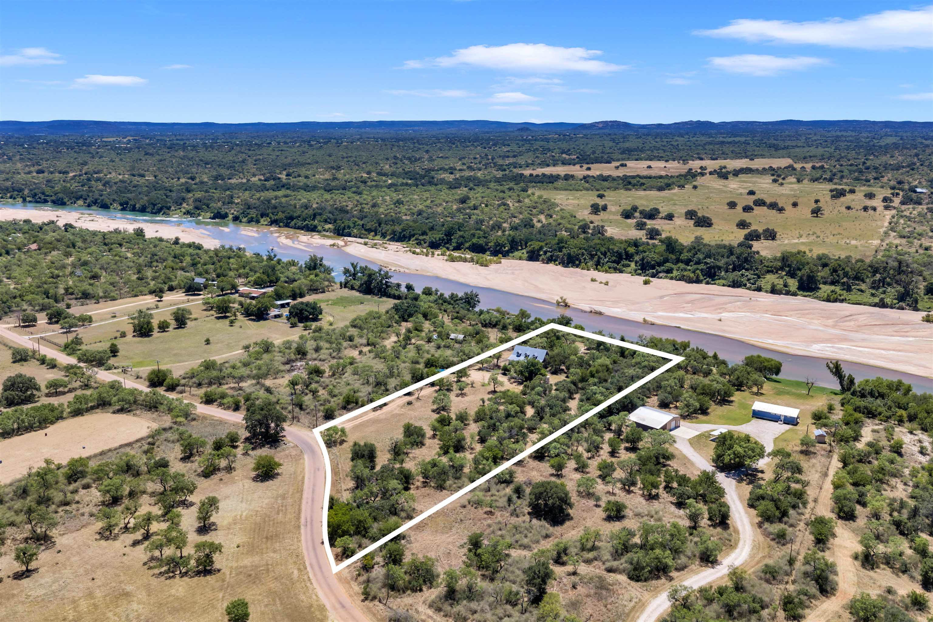 211 W Riverside Drive, Llano, TX 78643