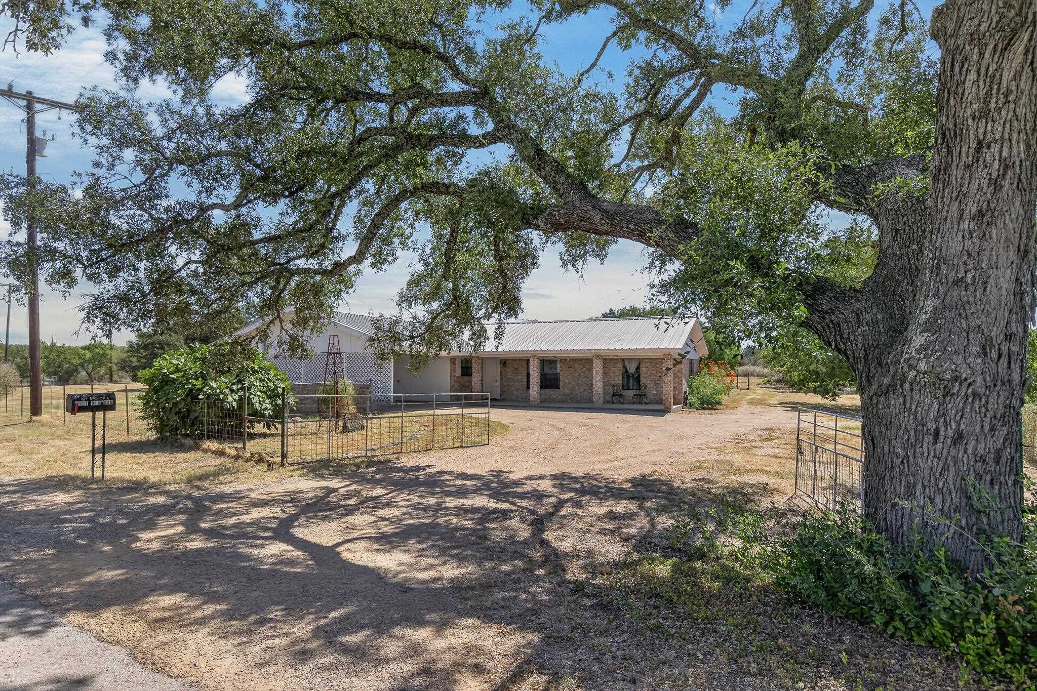 101 Big Oak Lane, Marble Falls, TX 78654