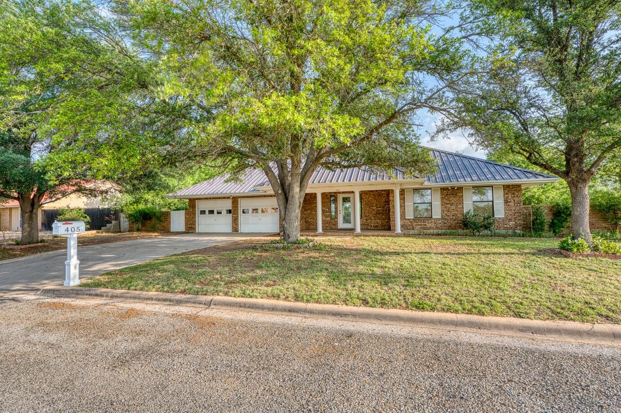 405 E Granite Street, Llano, TX 78643