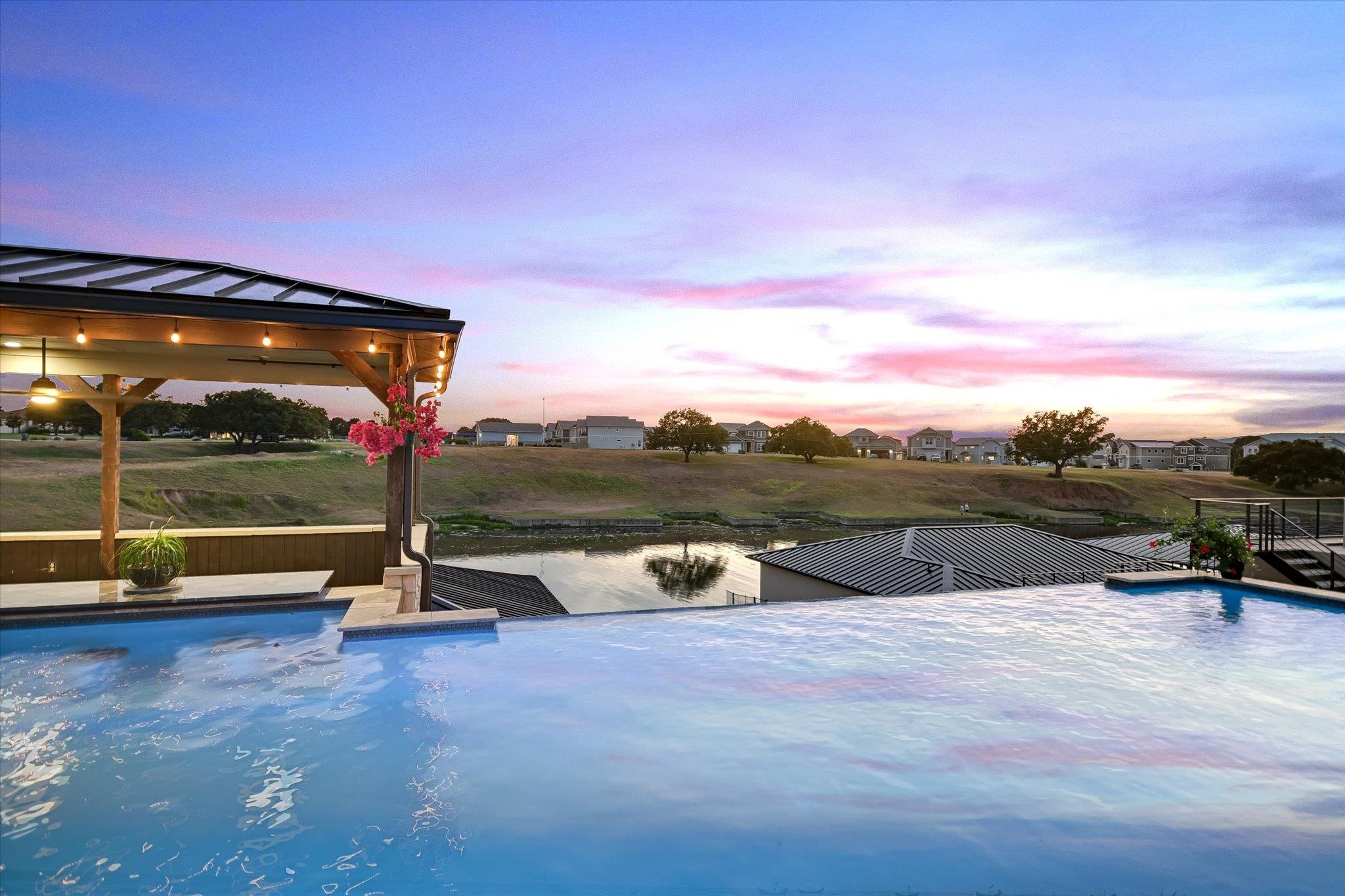 112 CLEARWATER Drive, Kingsland, TX 78639