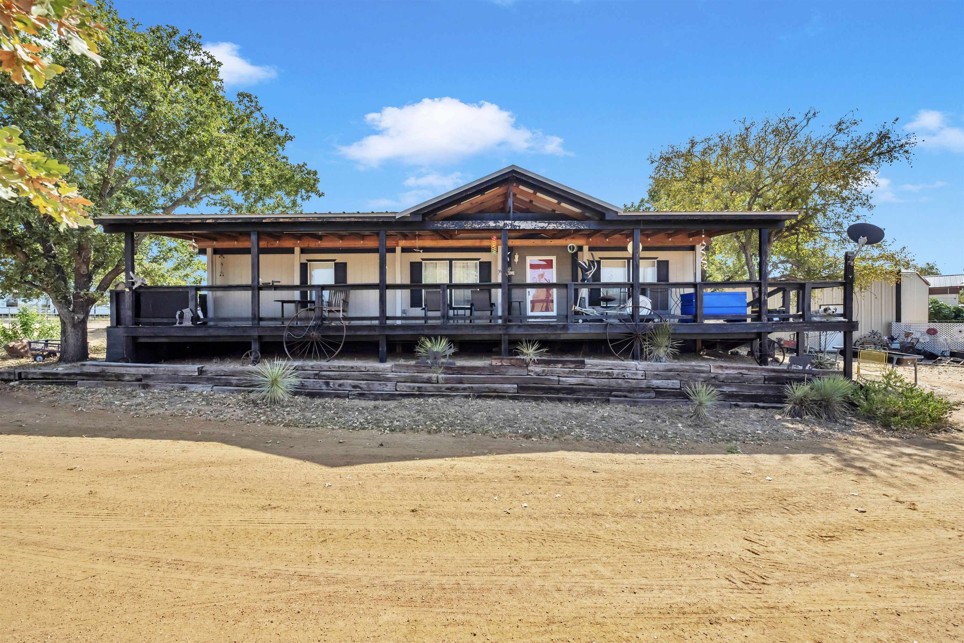 1248 Steen Road, Kingsland, TX 78639