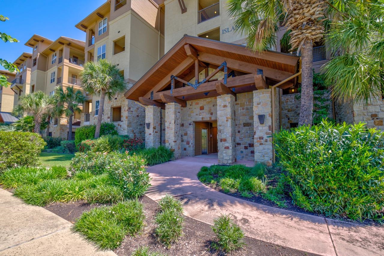 96 Island Drive #42, Horseshoe Bay, TX 78657