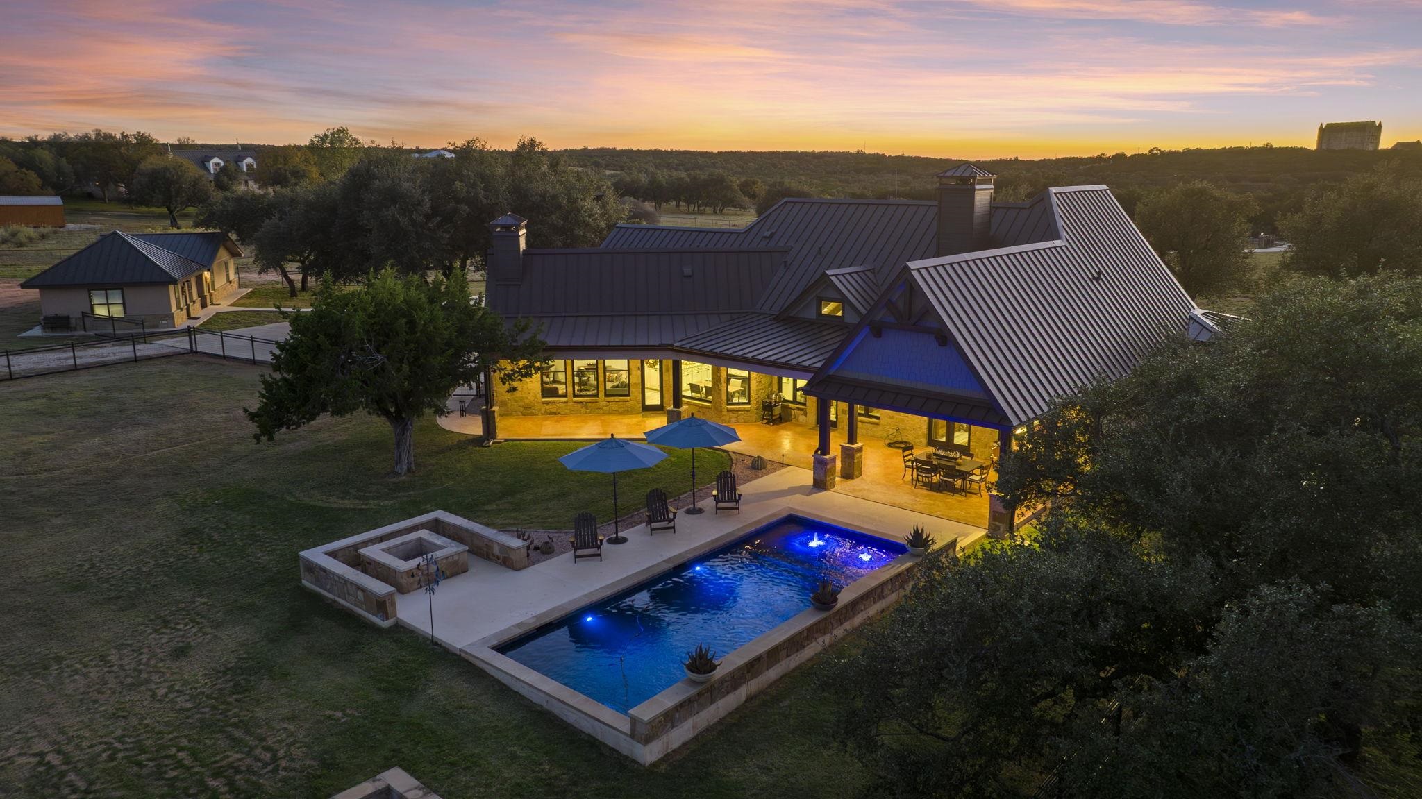 901 Crown Lane, Burnet, TX 78611