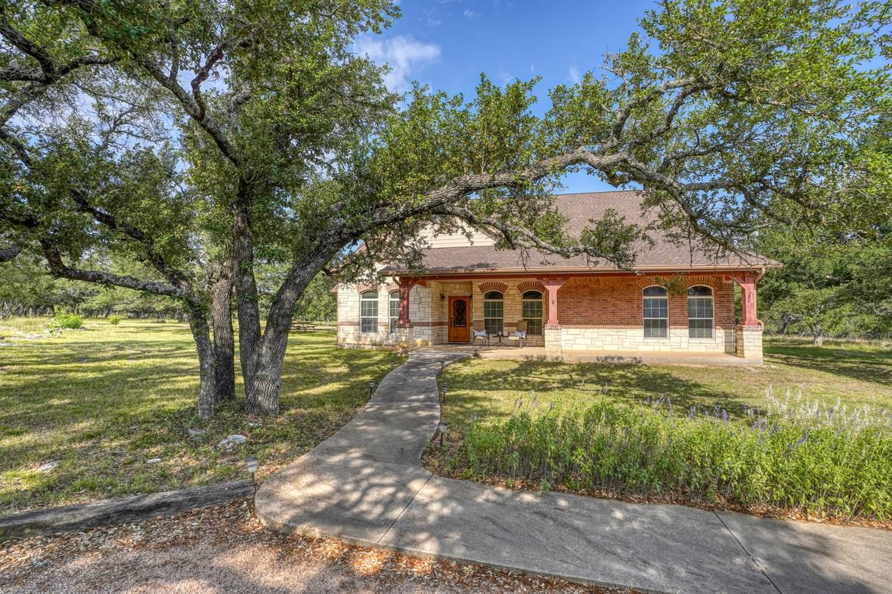 1050 Twisted Oak, Horseshoe Bay, TX 78657