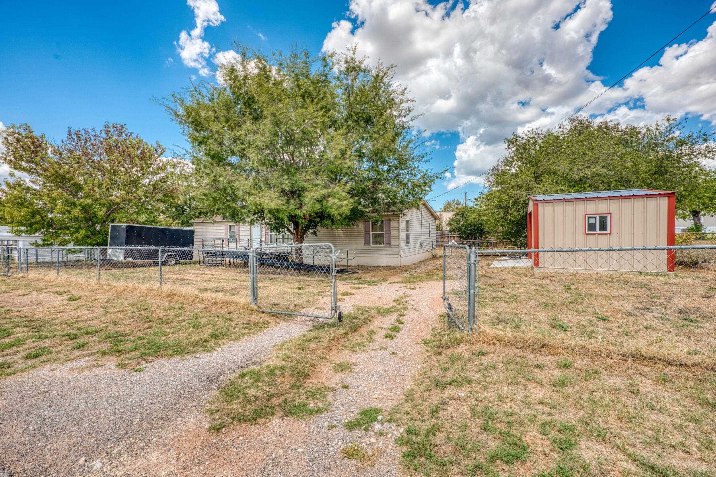 960 Navajo Dr, Burnet, TX 78611