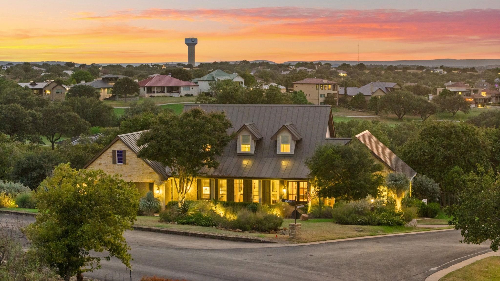 101 Diamond Hl, Horseshoe Bay, TX 78657