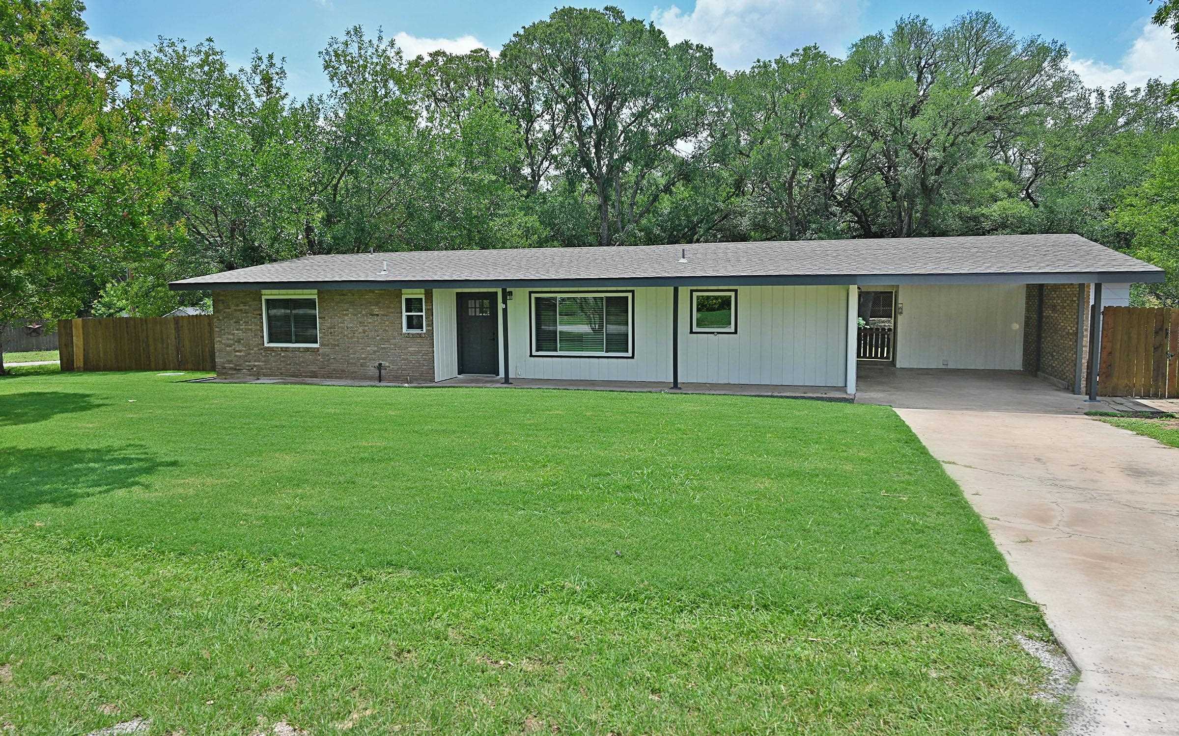 5204 Bedford Drive, Kingsland, TX 78639