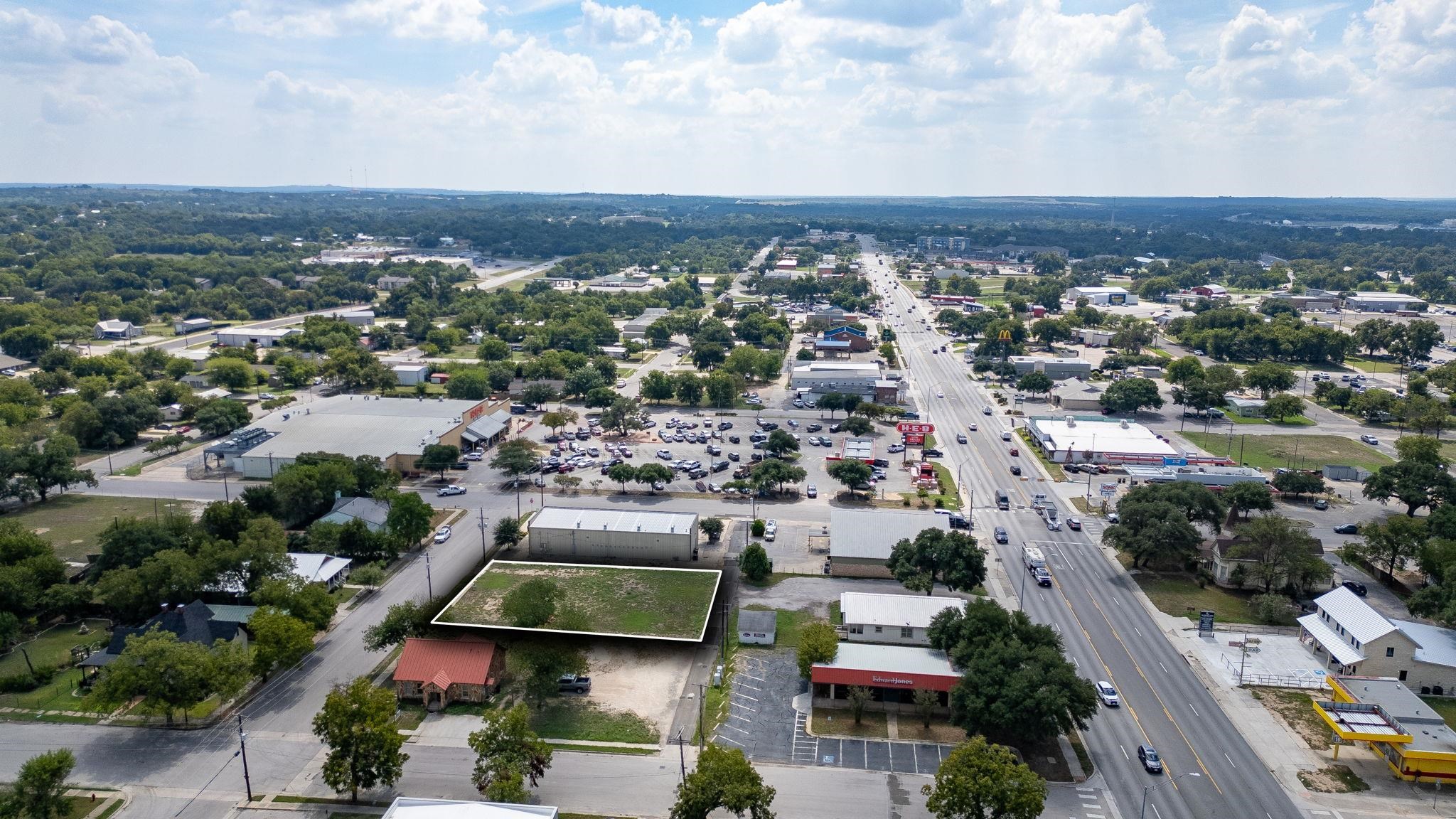 606 S Chestnut Street, Lampasas, TX 76550