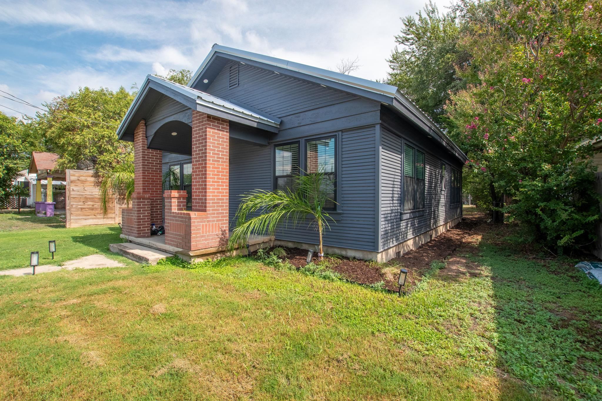 207 S Chestnut St Street, Lampasas, TX 76550