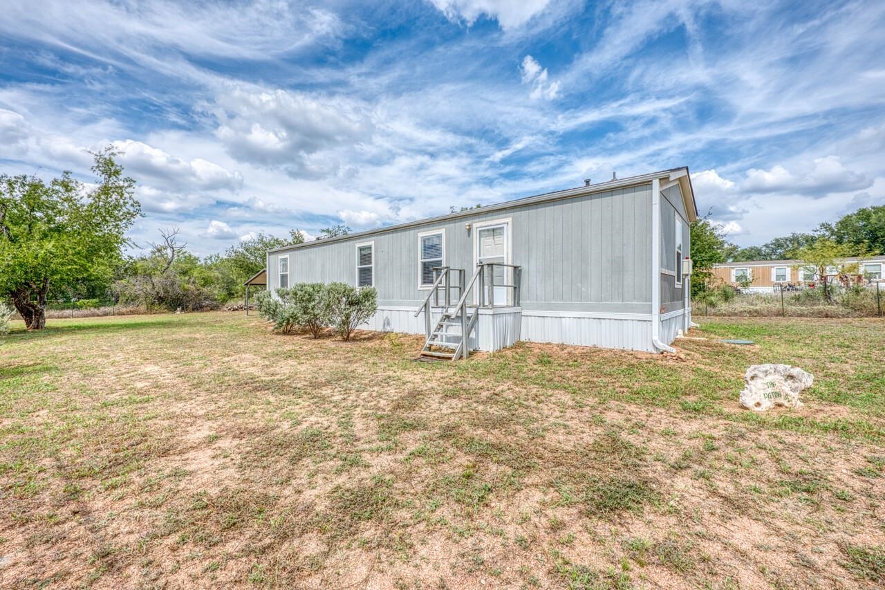 2546 Indian Trail, Kingsland, TX 78639