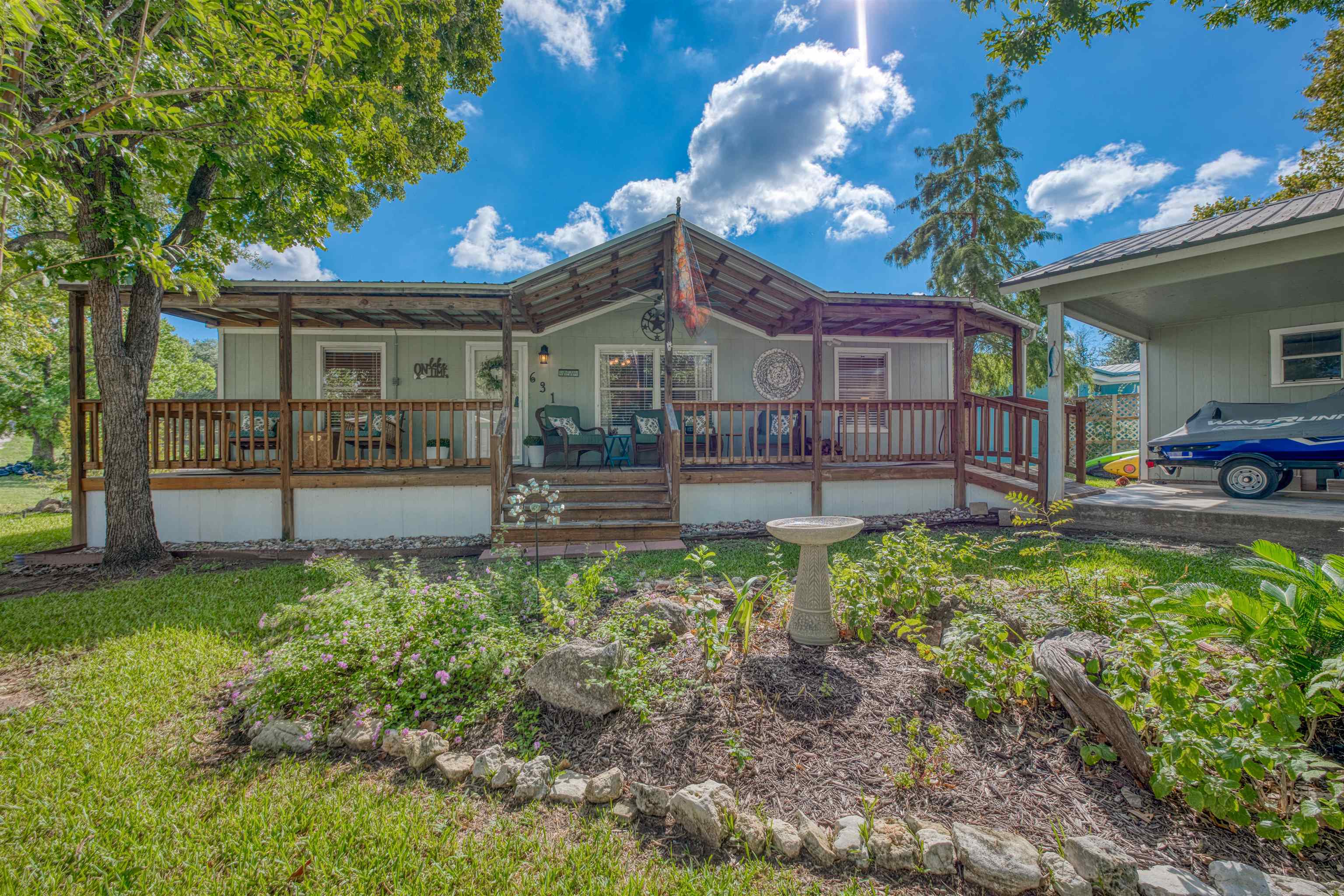 631 CR136B, Kingsland, TX 78639