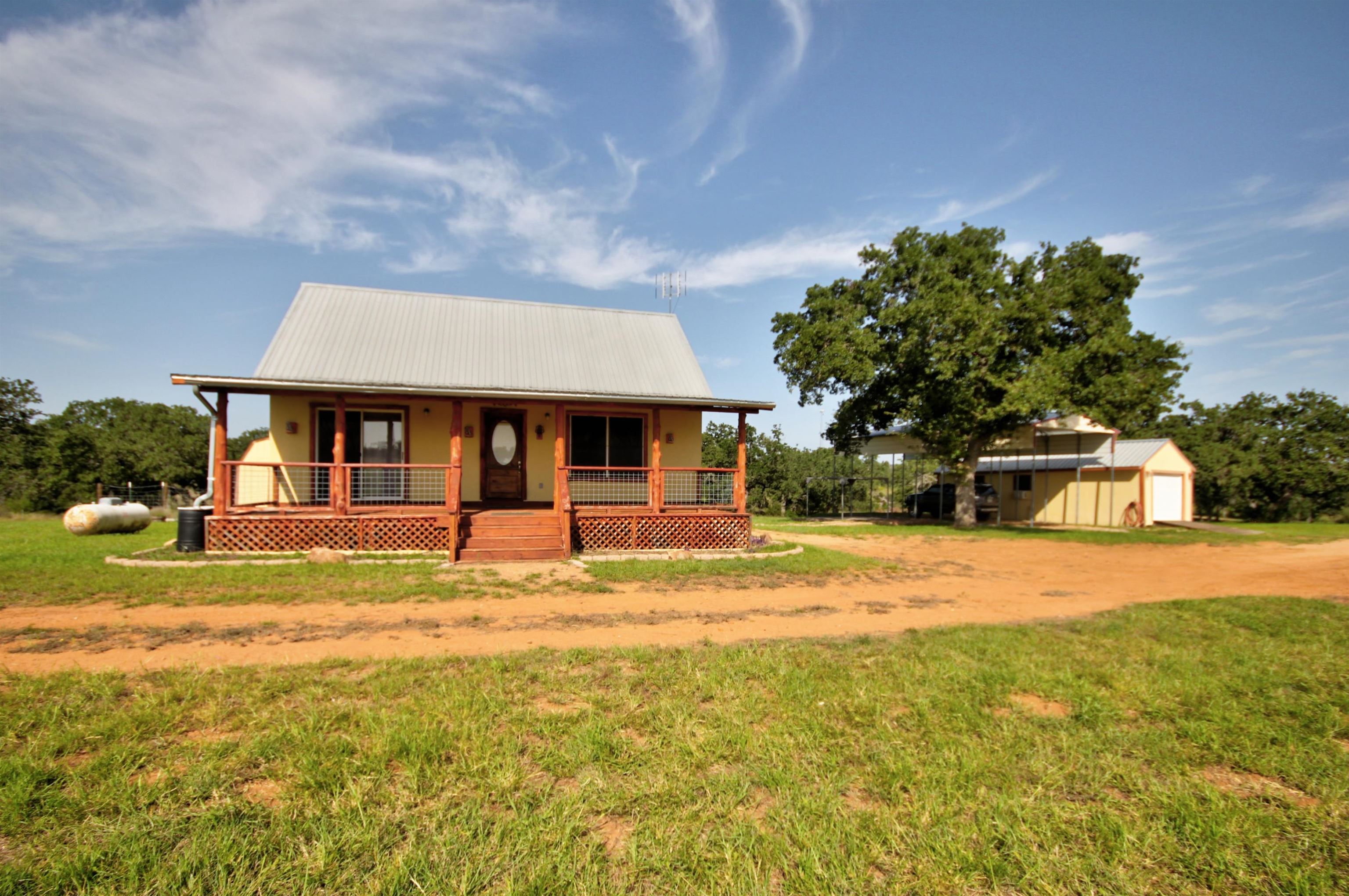 8653 N State Highway 16, Llano, TX 78643