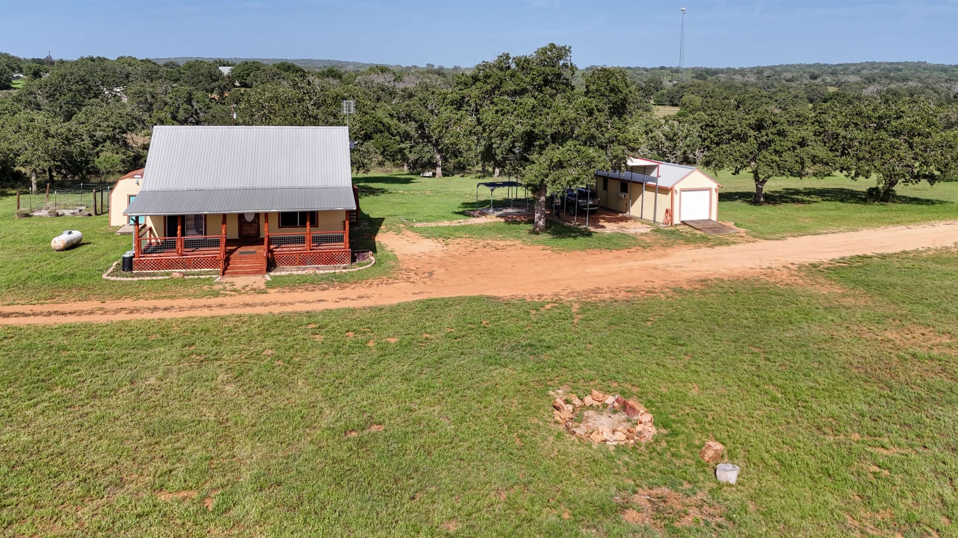 8653 N State Highway 16, Llano, TX 78643
