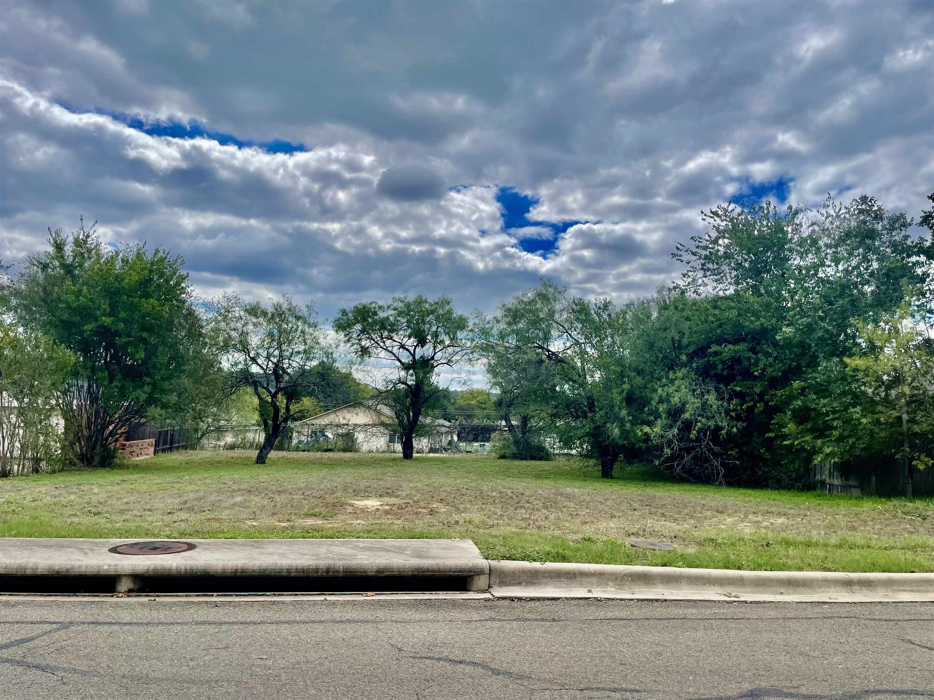 Lot 133 Broadmoor Street, Meadowlakes, TX 78654