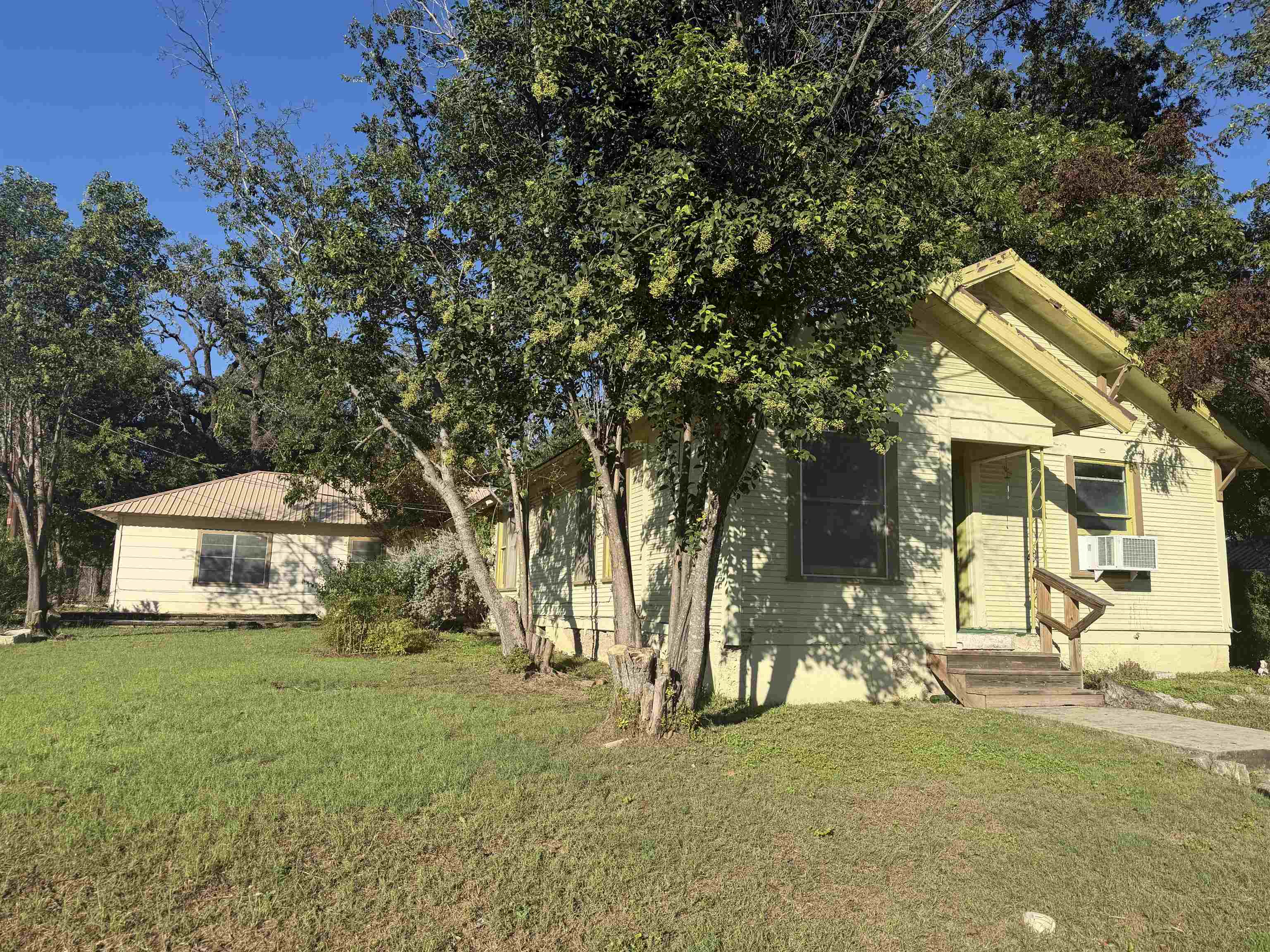 108 S Race Street, Lampasas, TX 76550