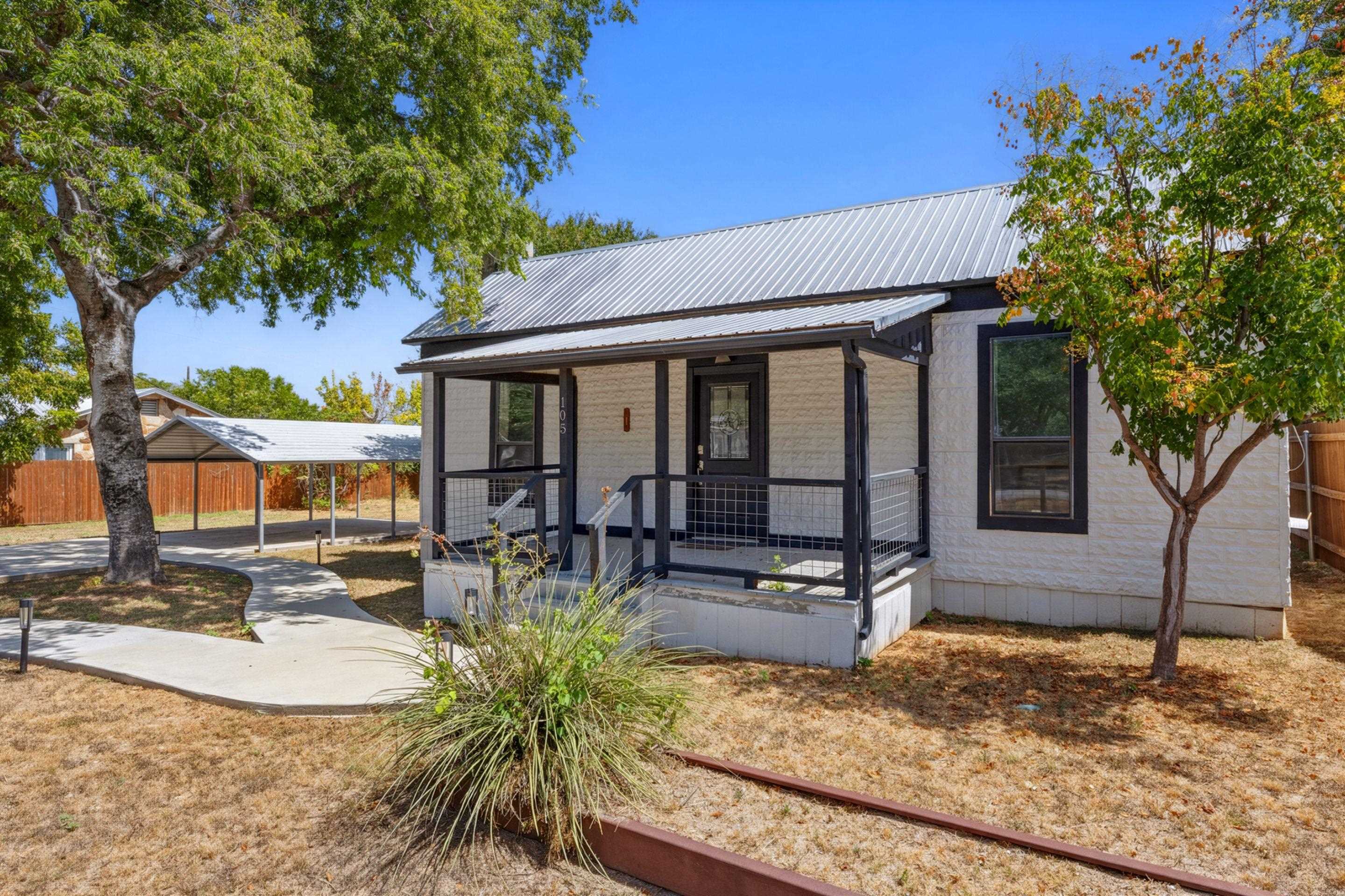 105 Ranchview Drive, Johnson City, TX 78636