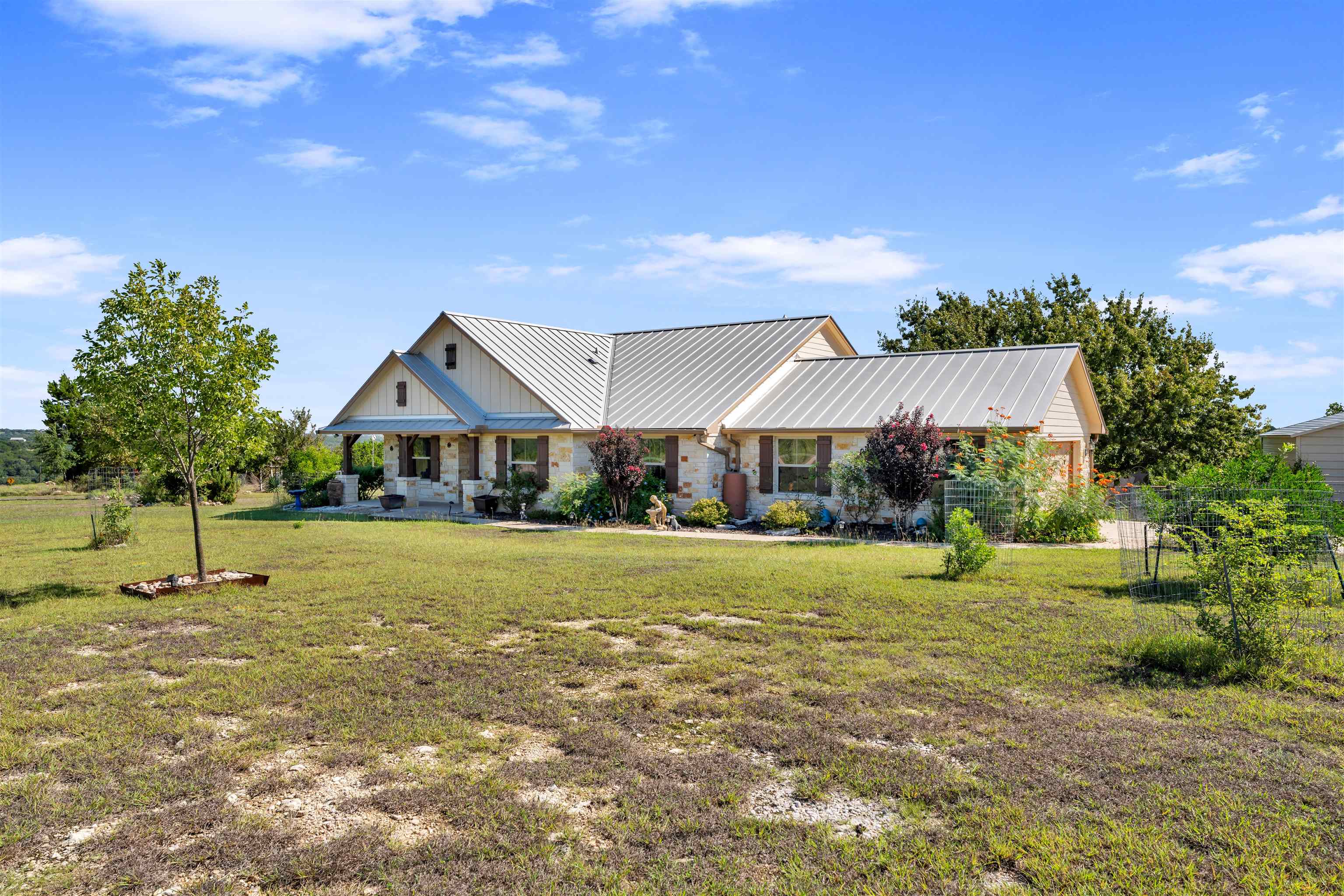560 Saddle Ridge Dr, Bertram, TX 78605