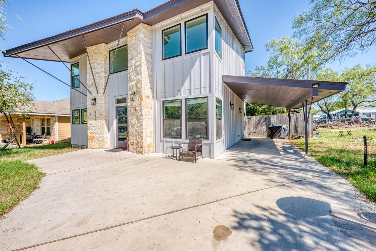 847 Pecan Ln, Cottonwood Shores, TX 78657