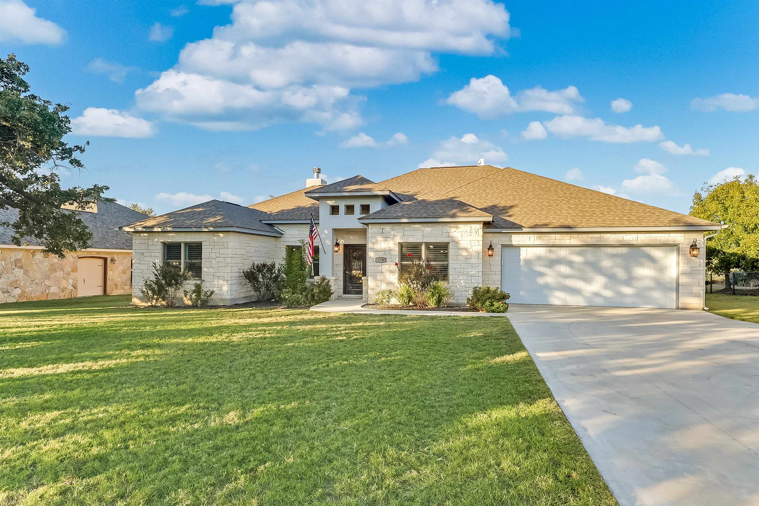 216 Enclave Drive, Kingsland, TX 78639
