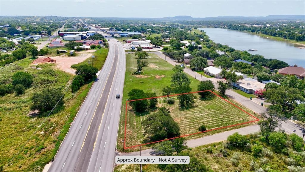 W Sunset Drive, Llano, TX 78643