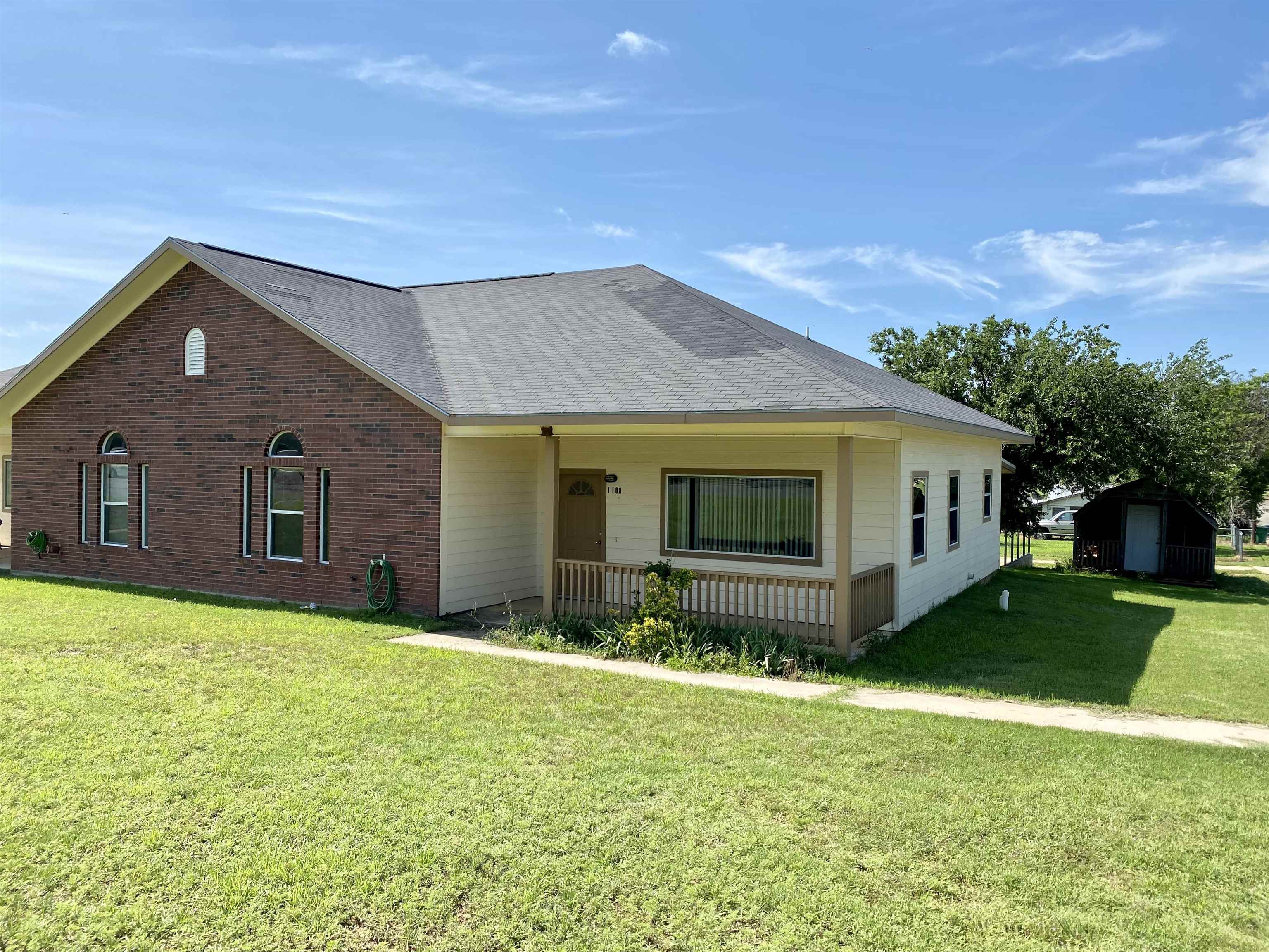 1108 W Main Street, Llano, TX 78639