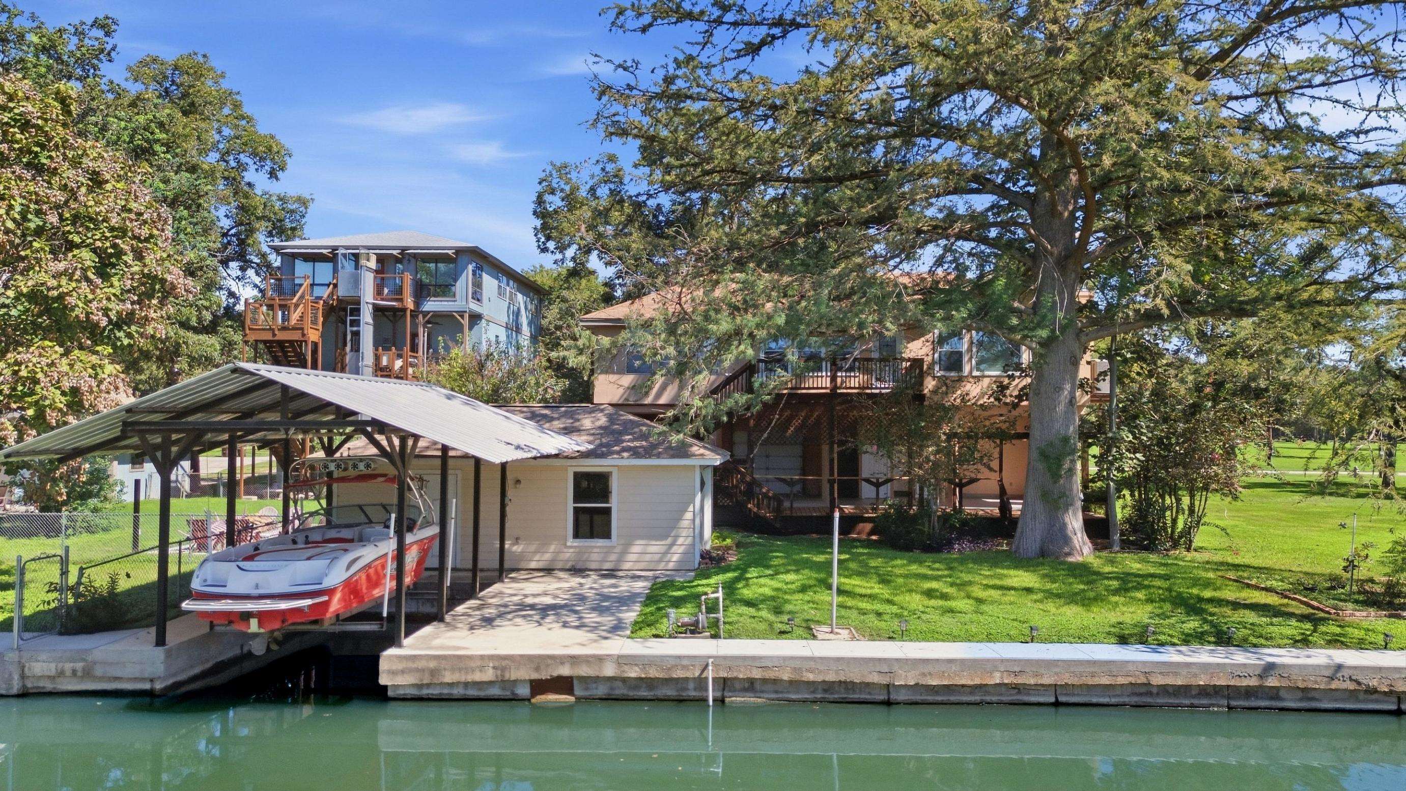 124 Lakeside Drive, Seguin, TX 78155